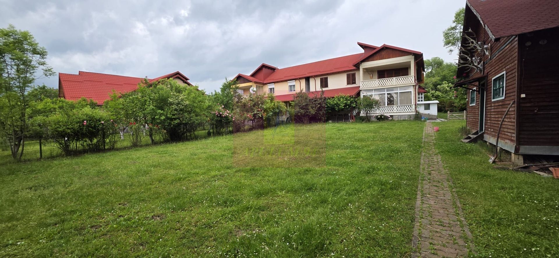 Casă 6 camere de vânzare | Cornu