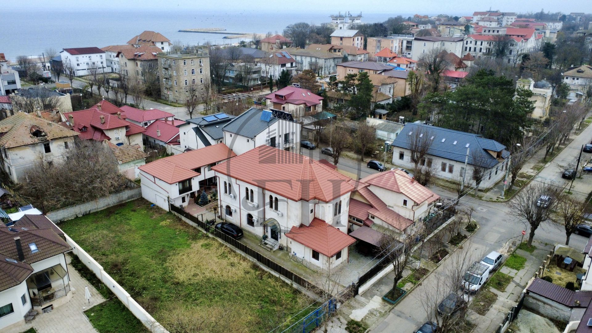 Casă 10 camere de vânzare | Eforie Sud, Central