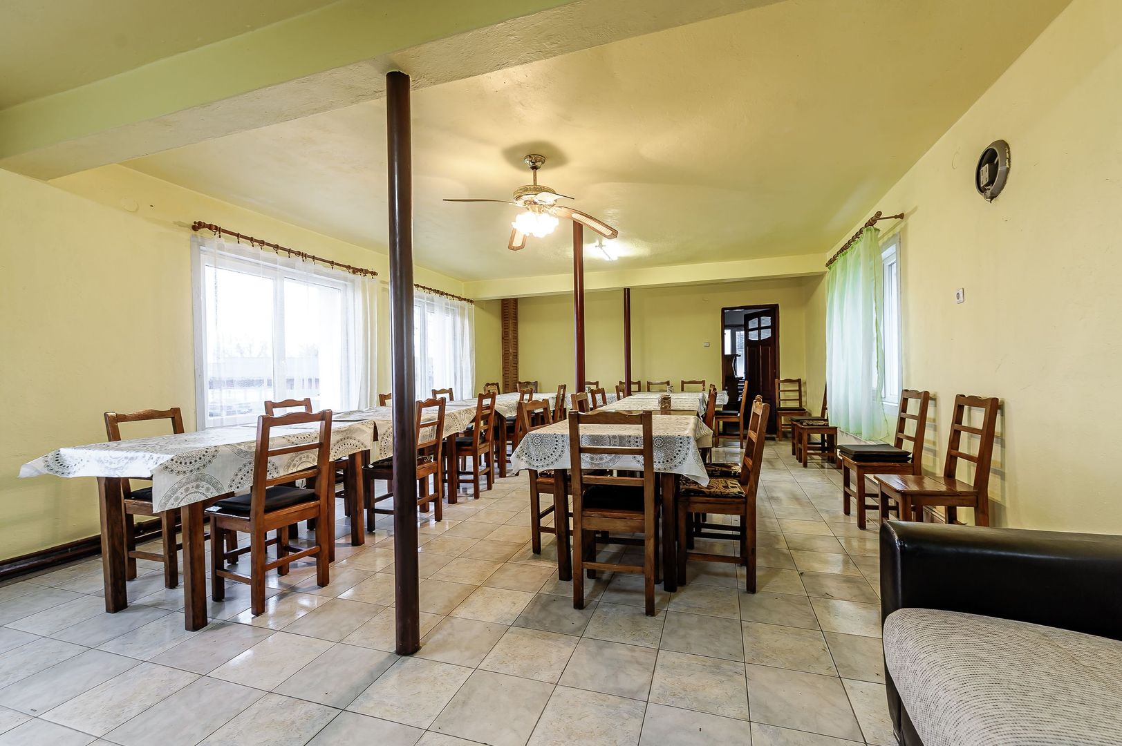 Casă 10 camere de vânzare | Bodrogu Nou