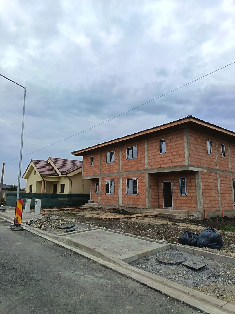 Casă 4 camere de vânzare | Giarmata-Vii