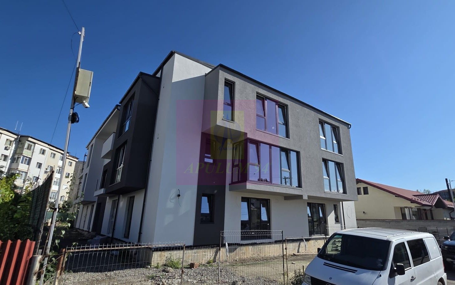 Apartament 4 camere de vânzare | Campina, Central